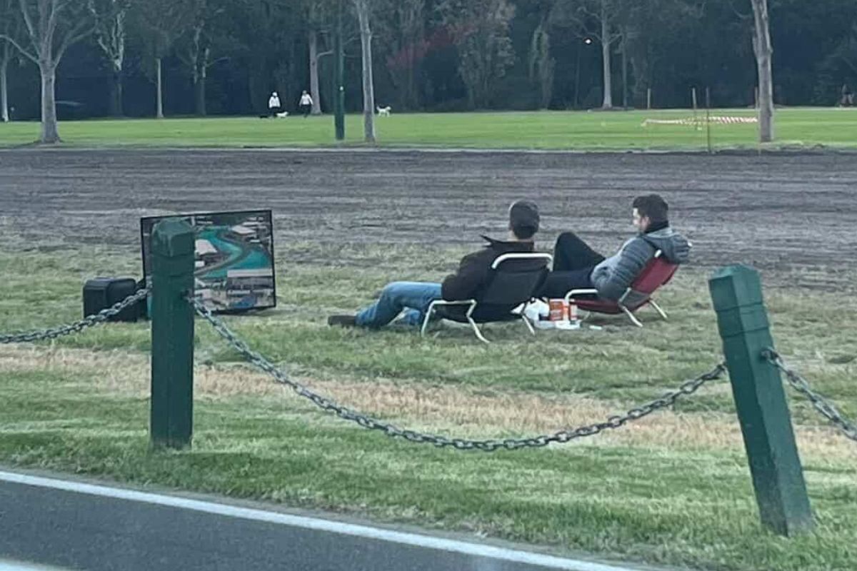 Article image for Two men take different approach to watch Oscar Piastri’s Miami F1 win!