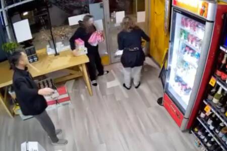 ‘Appalling’: Bottle shop in Melbourne’s south-east targeted by youth offenders
