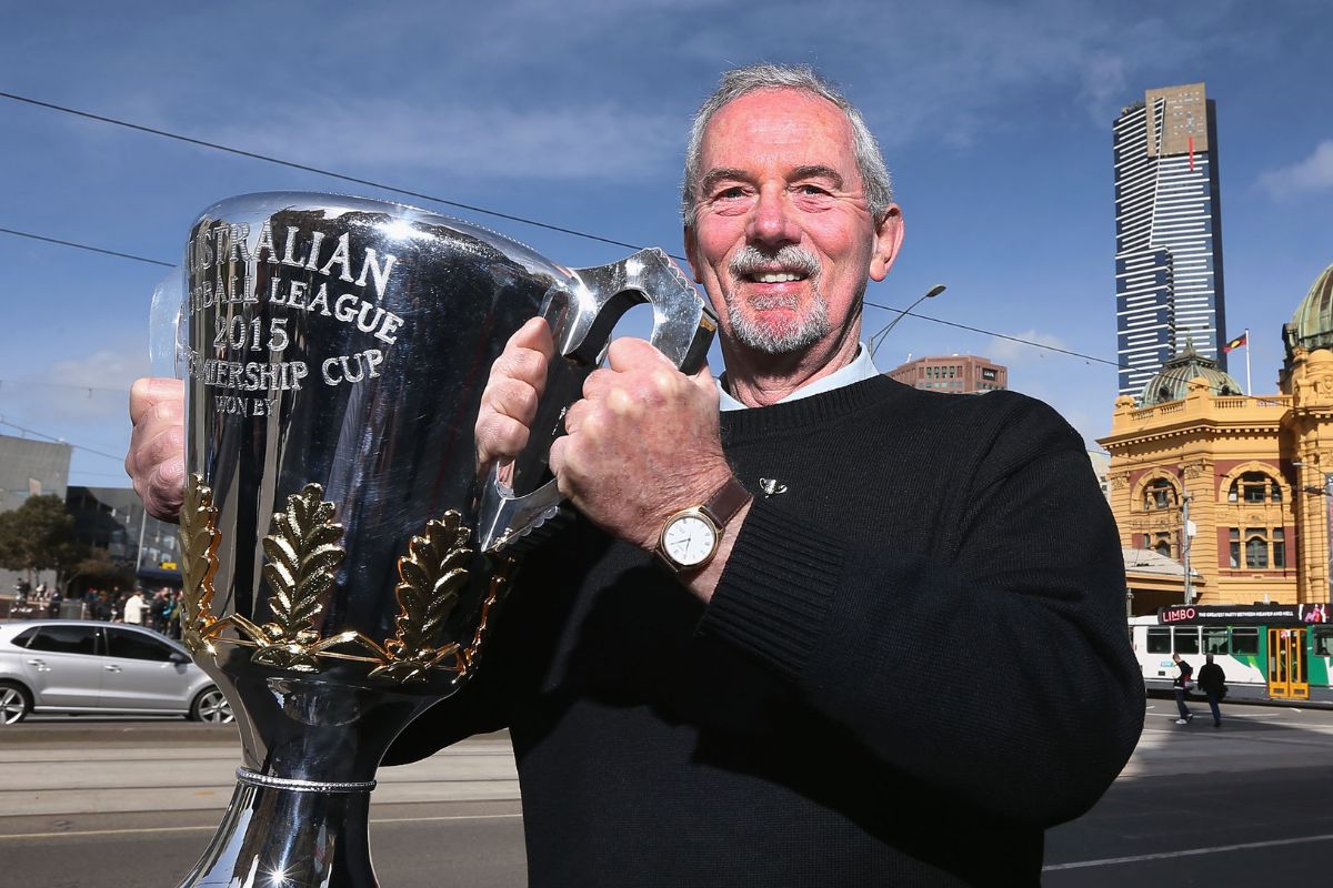 Article image for Carlton legend Robert Walls dies aged 74