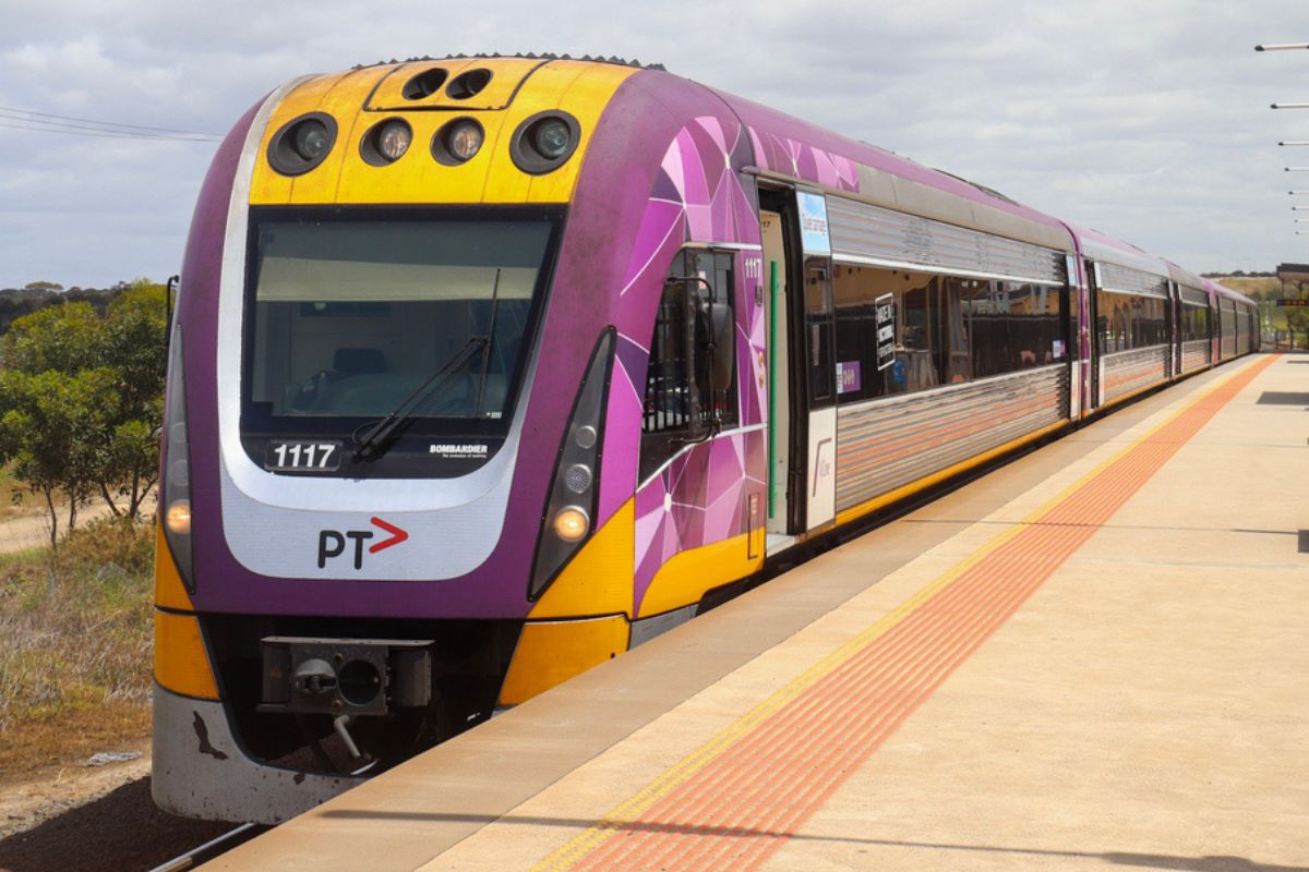 Article image for ‘Deplorable’: Frustrated V/Line commuters flood the 3AW talkback line