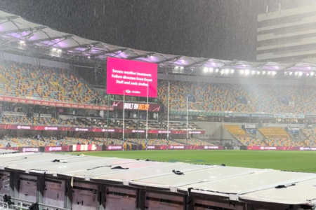 Severe weather and lightning at Gabba threatens start of crucial clash