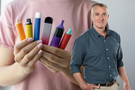 ‘Utterly extraordinary’: Tom Elliott reacts to the advertising of jobs at vape shops