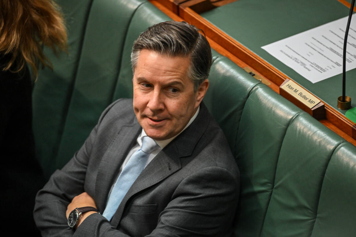 Article image for Federal Health Minister makes concession on shutting down the sale of vapes