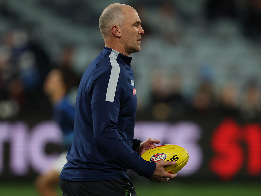 Article image for Geelong assistant coach Steven King throws his hat in the ring for Melbourne coaching job