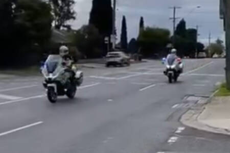 Machete-wielding teens cause CHAOS at IGA stores across Victoria