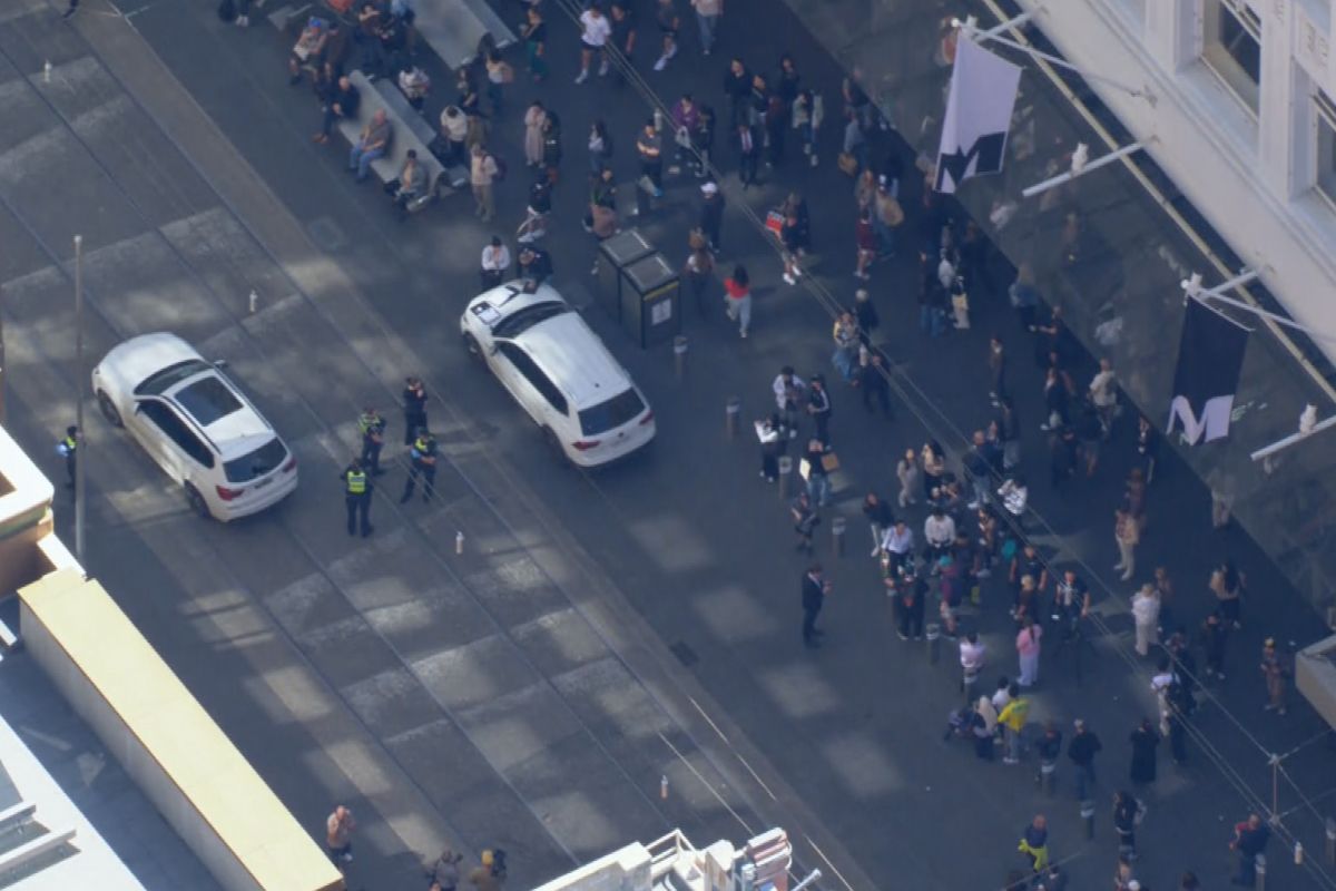 Article image for ‘Very scary’: Callers detail dramatic police pursuit in the CBD