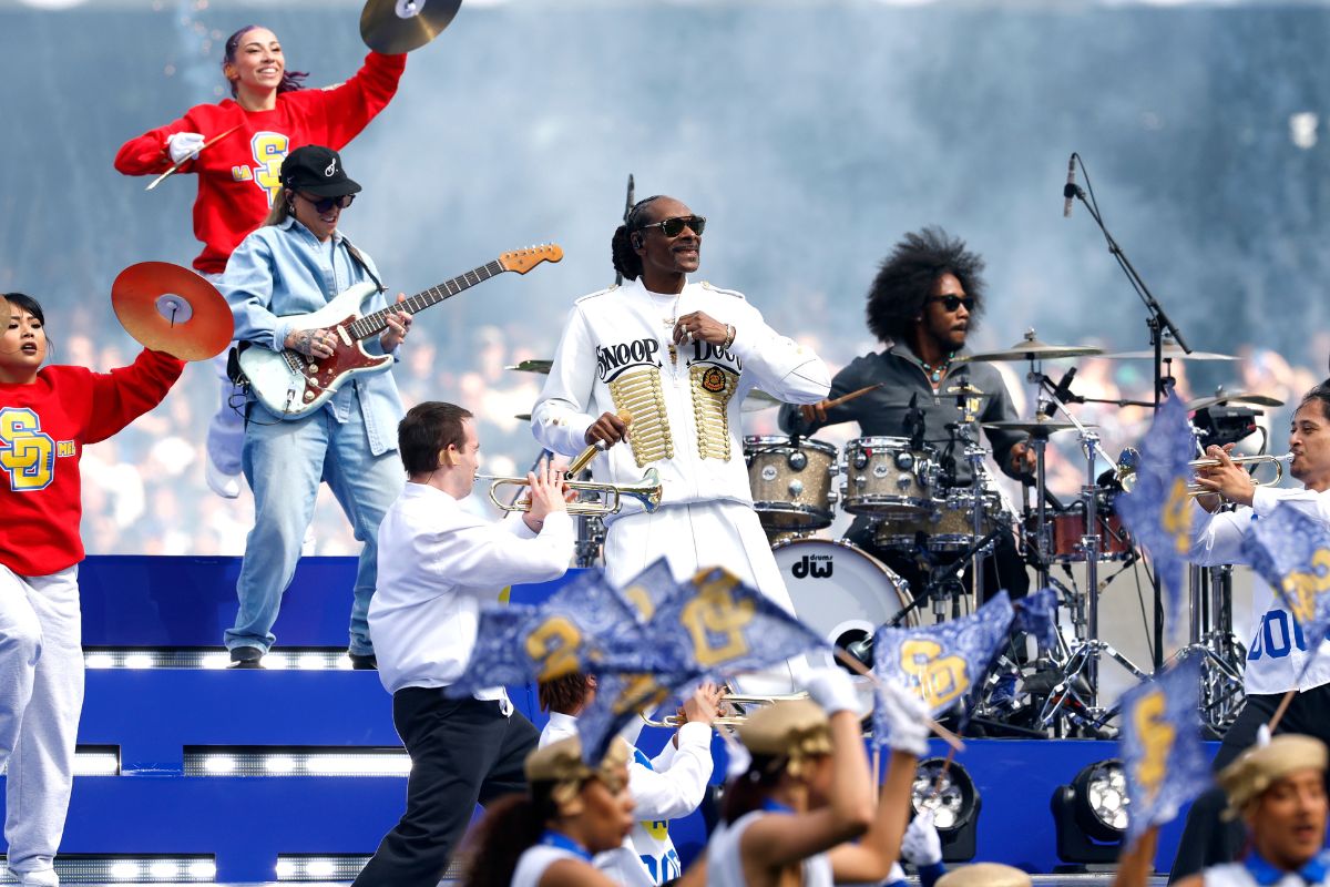 Article image for Our reaction to Snoop Dogg’s performance at the AFL Grand Final