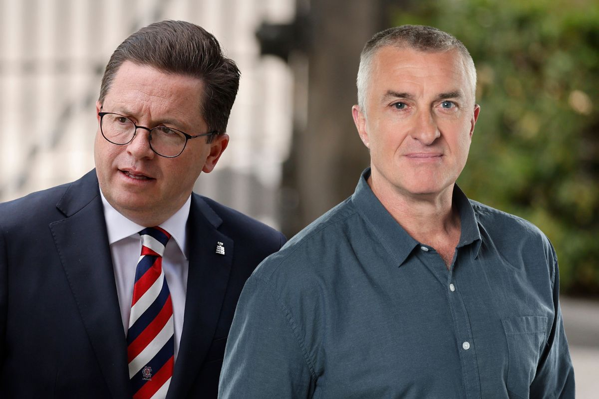 Article image for ‘Coward’: Tom Elliott takes Anthony Carbines to task after latest crime statistics