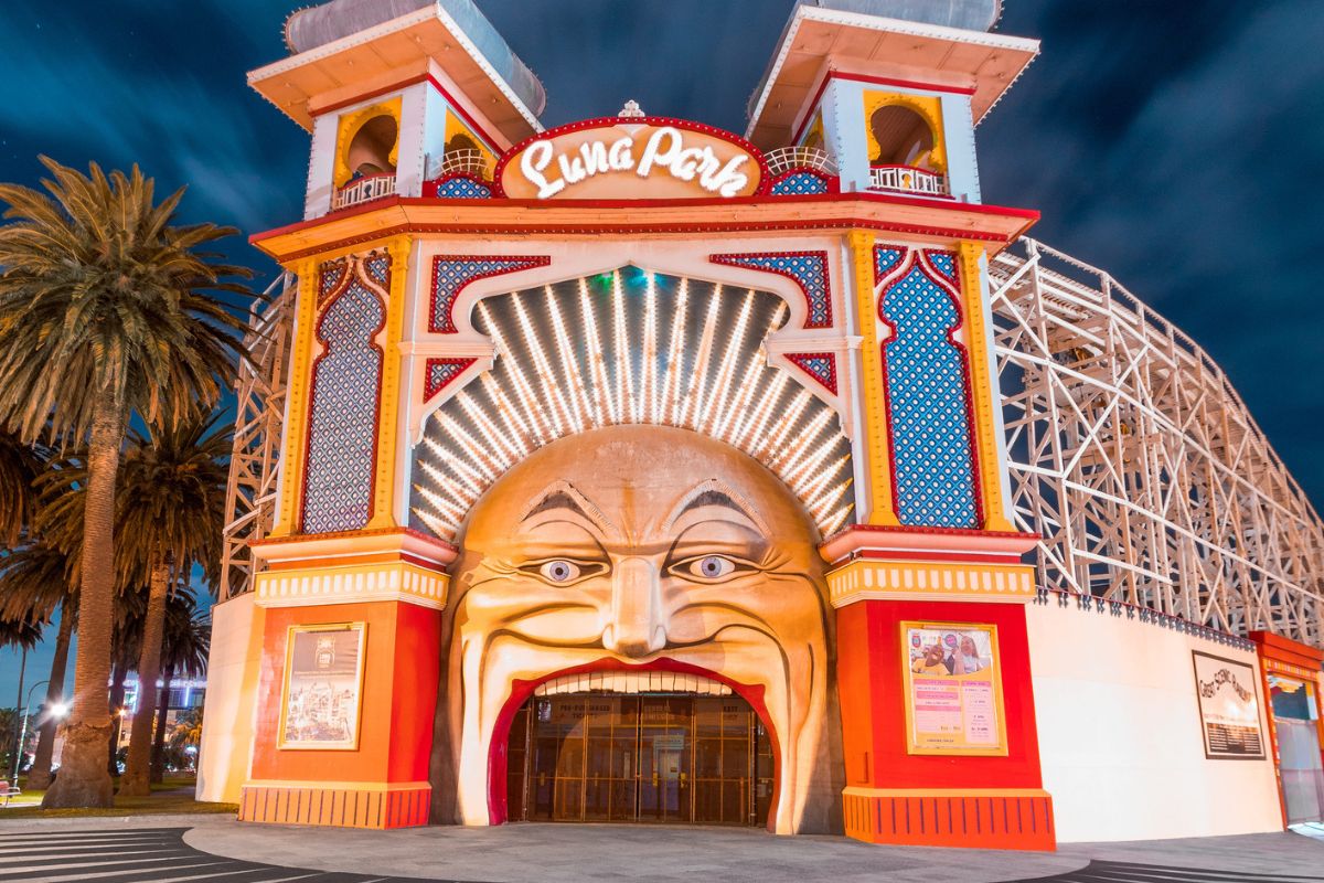 Article image for Eyewitness details nasty machete attack near Luna Park