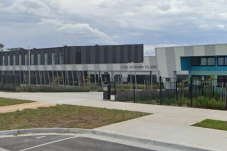 Concerned parents call in to 3AW as another school goes into lockdown