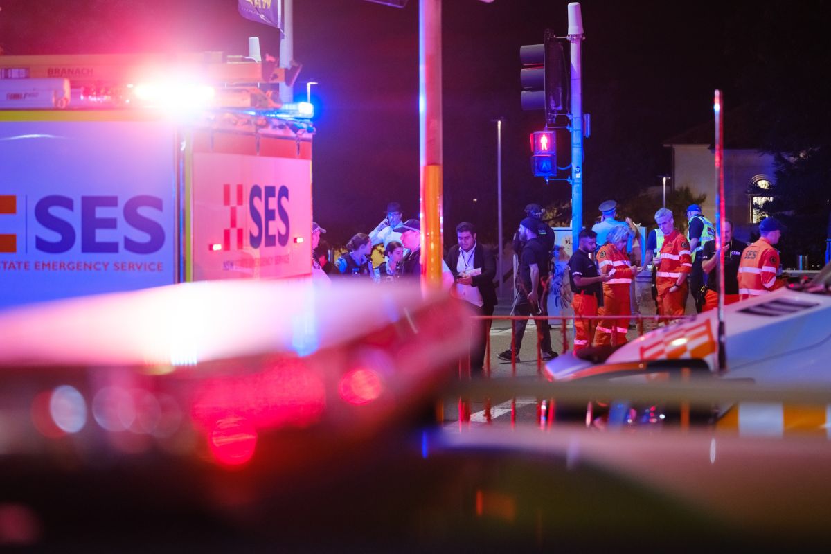 Article image for ‘Australia has changed’: The strong reaction on 3AW to ‘horrendous’ Bondi terror attack