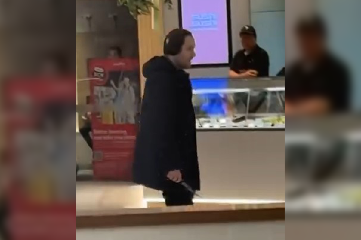 Man spotted with knife at shopping centre in Melbourne’s east