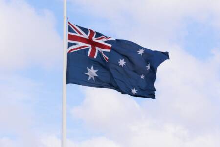 Tom Elliott clashes with Socialist Victoria member over Australian flag