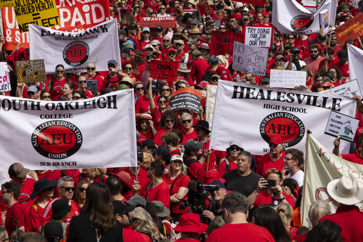 Article image for Victorian teachers ‘insulted’ by state government’s latest pay offer