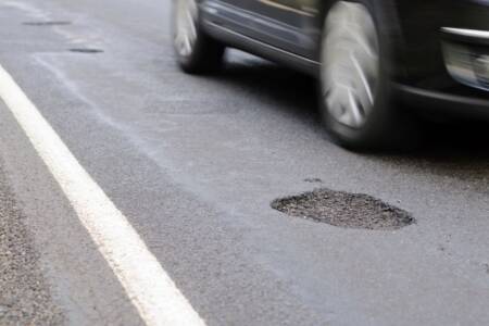 Opposition spokesman outlines Liberal and National $5 billion road repair proposal