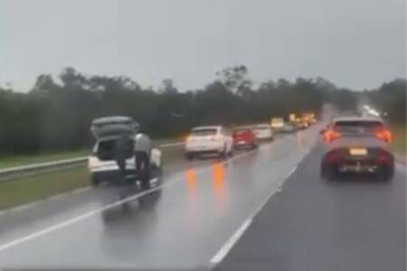 ‘The Bunyip crater’: Pothole causing major chaos on Princes Highway