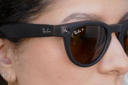 Concerns rise over legislative management of ‘smart glasses’ amid popularity spike